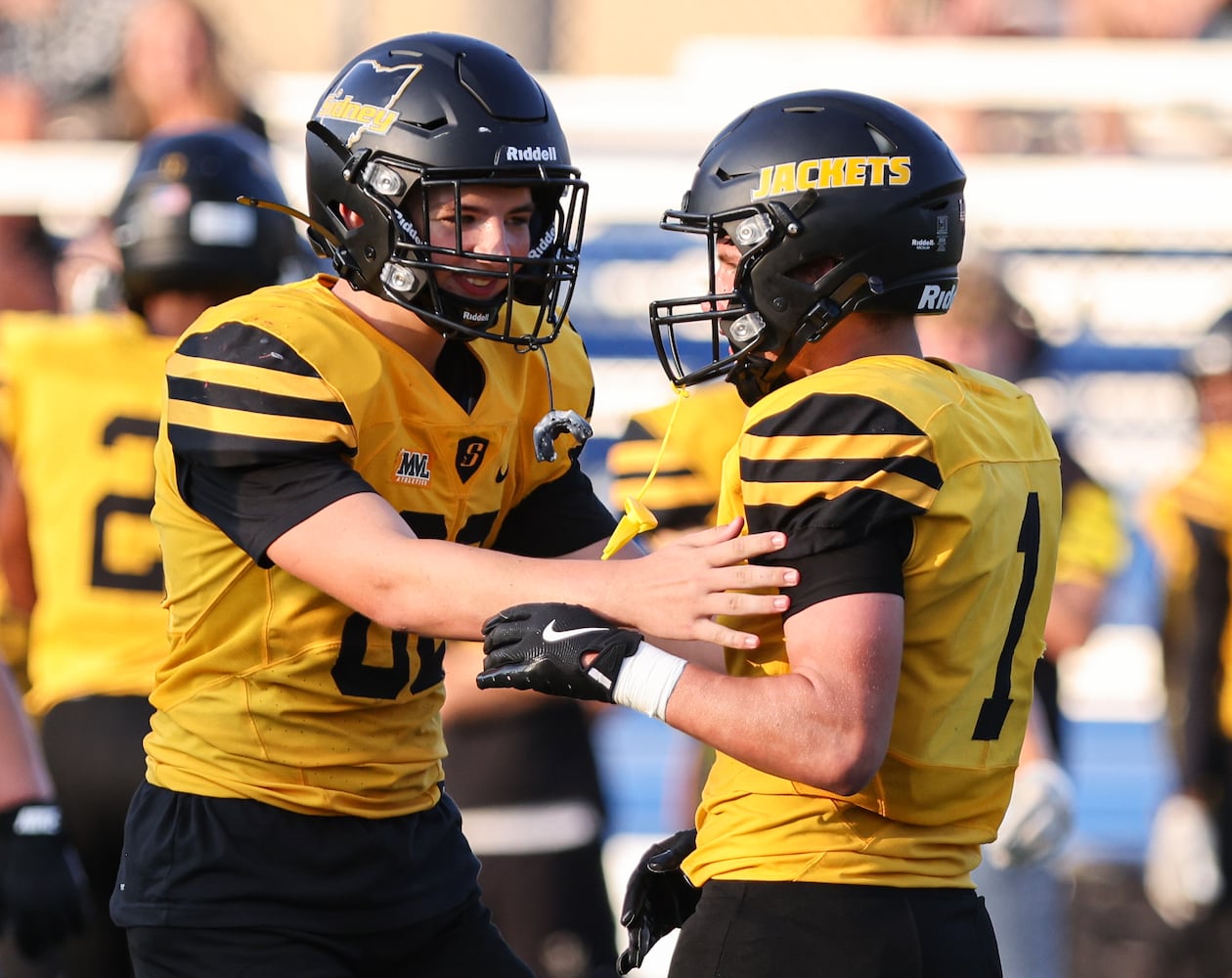 081525 DDN CJ Sidney football