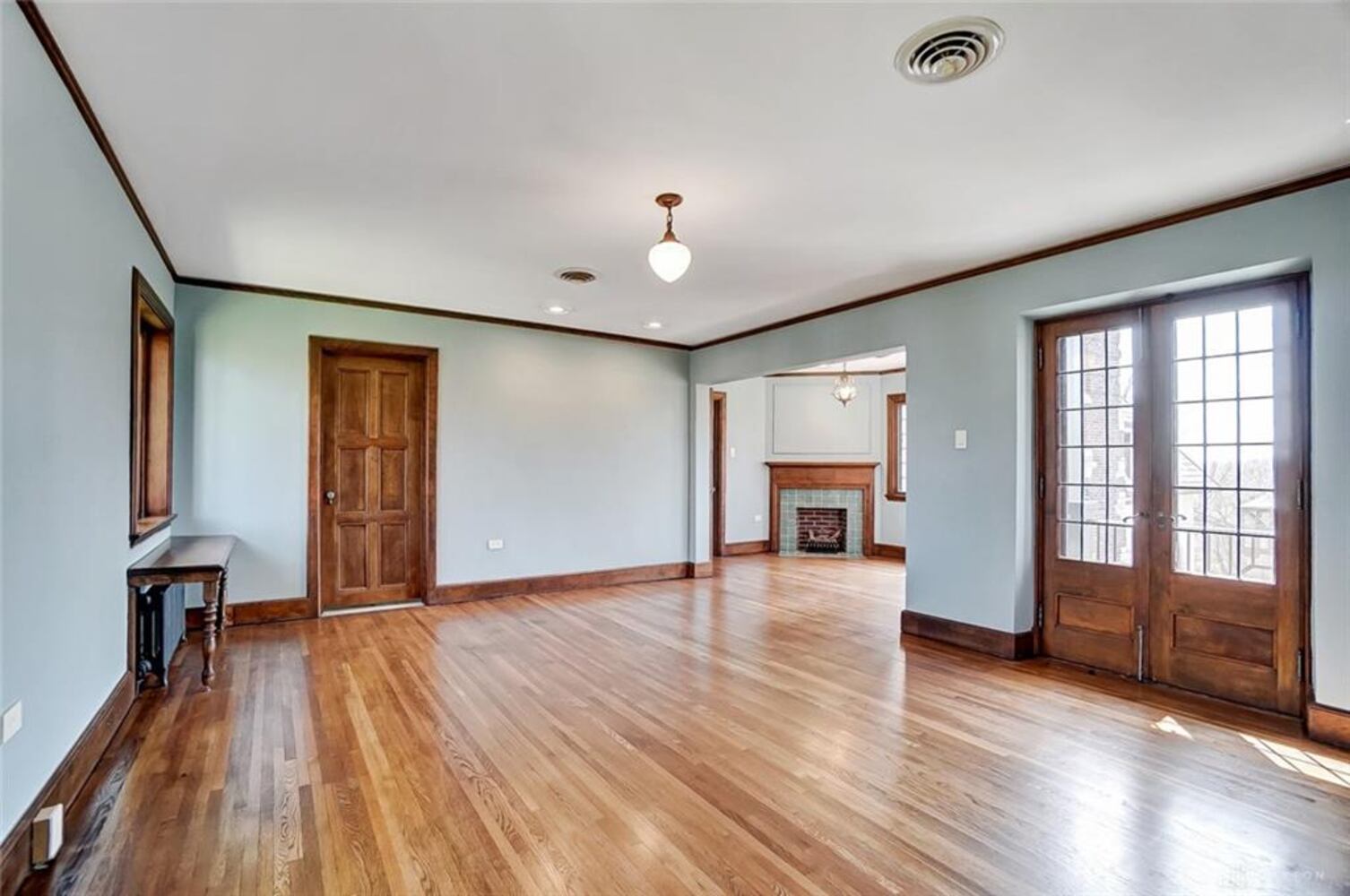 PHOTOS: Oakwood home with stunning views of Hawthorn Hill on market for $1.2 million