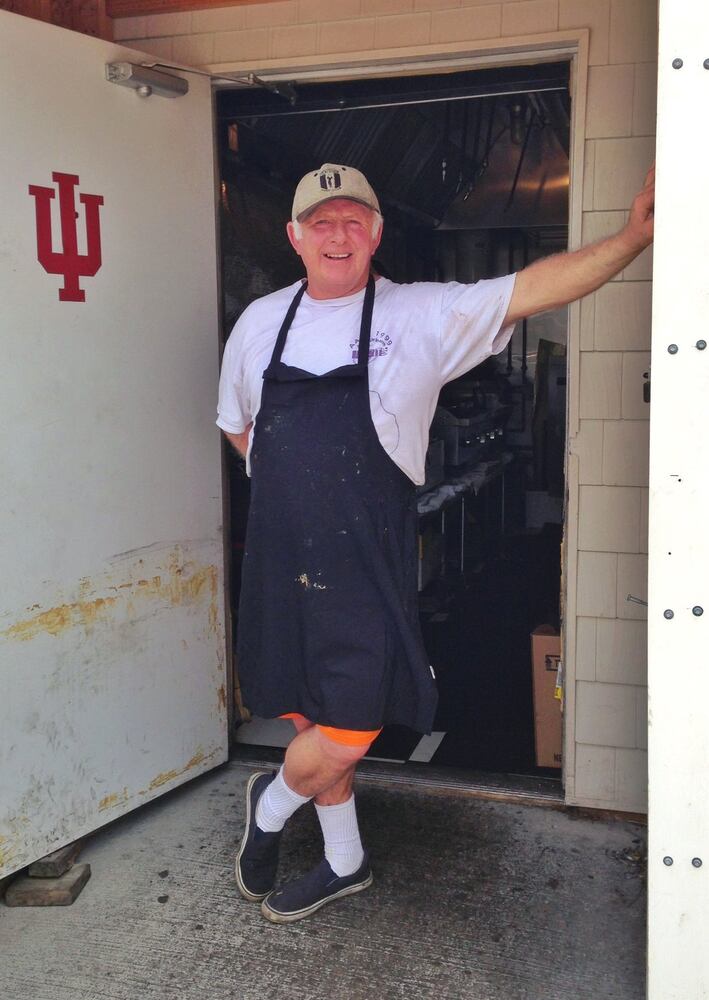 Celebrity burger, hogs and ribbing at Voltzy’s Root Beer Stand