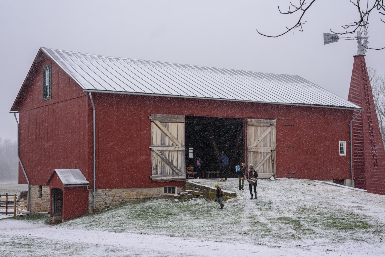 PHOTOS: 2025 Christmas on the Farm at Carriage Hill MetroPark