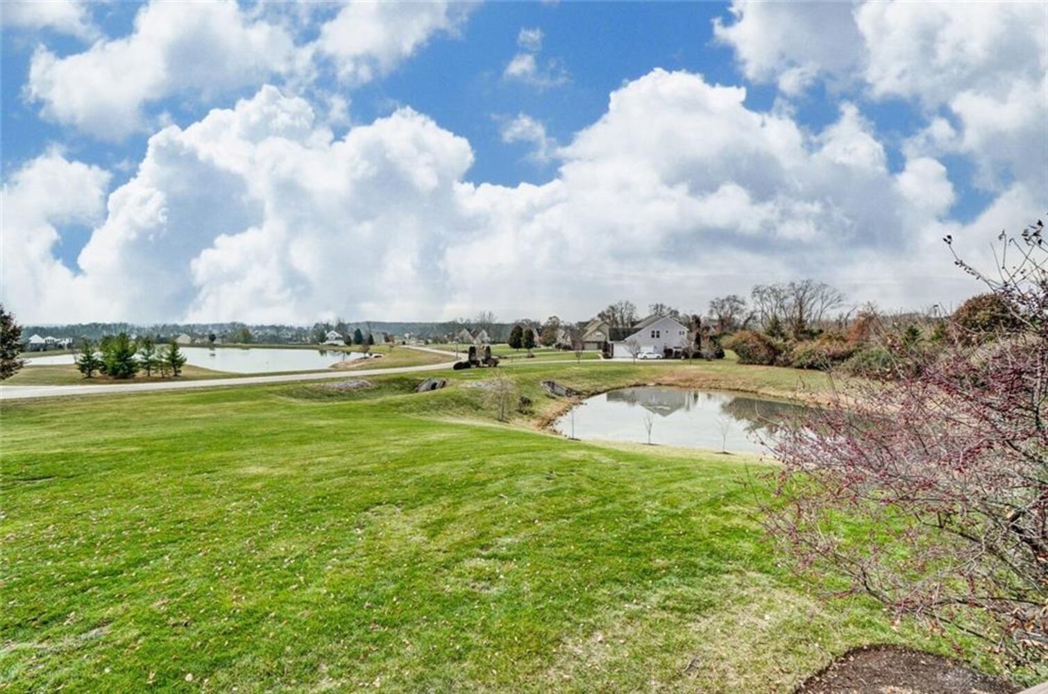 PHOTOS: Luxury Waynesville home has views of ponds
