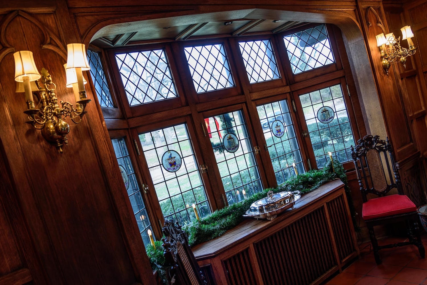 PHOTOS: Inside gorgeous Oakwood homes decorated for its very first  holiday home tour