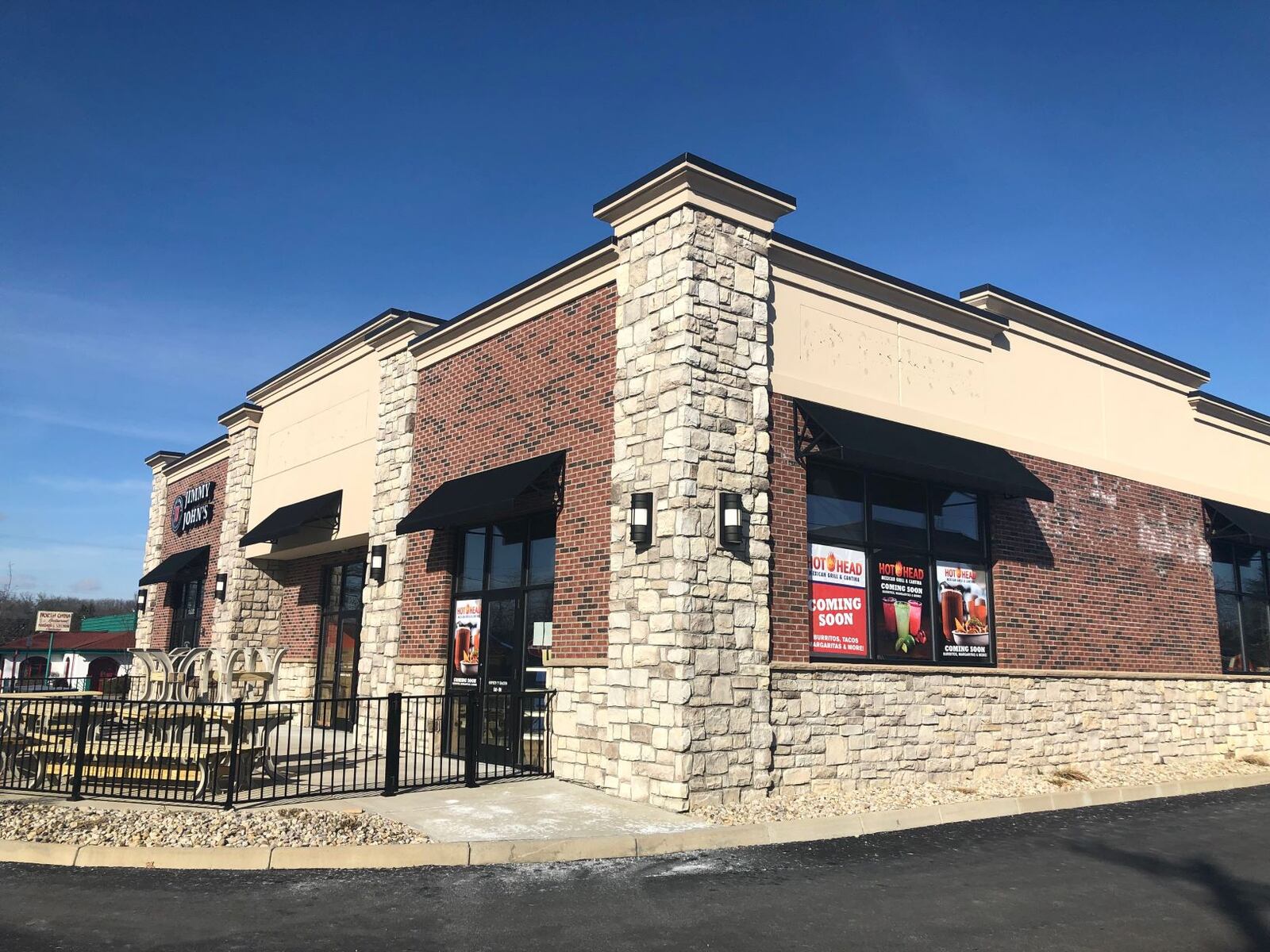 The new Hot Head Burritos Cantina and Mexican Grill that is gearing up to open before the end of March in Centerville will offer diners a  self-pour  “wall of beer” system that will also include a handful of liquor options.