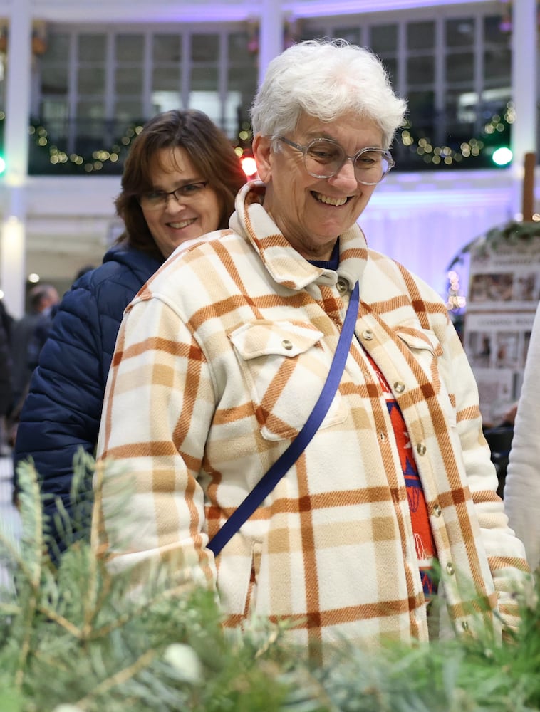 DDN 121125 Holly Days Dayton Arcade