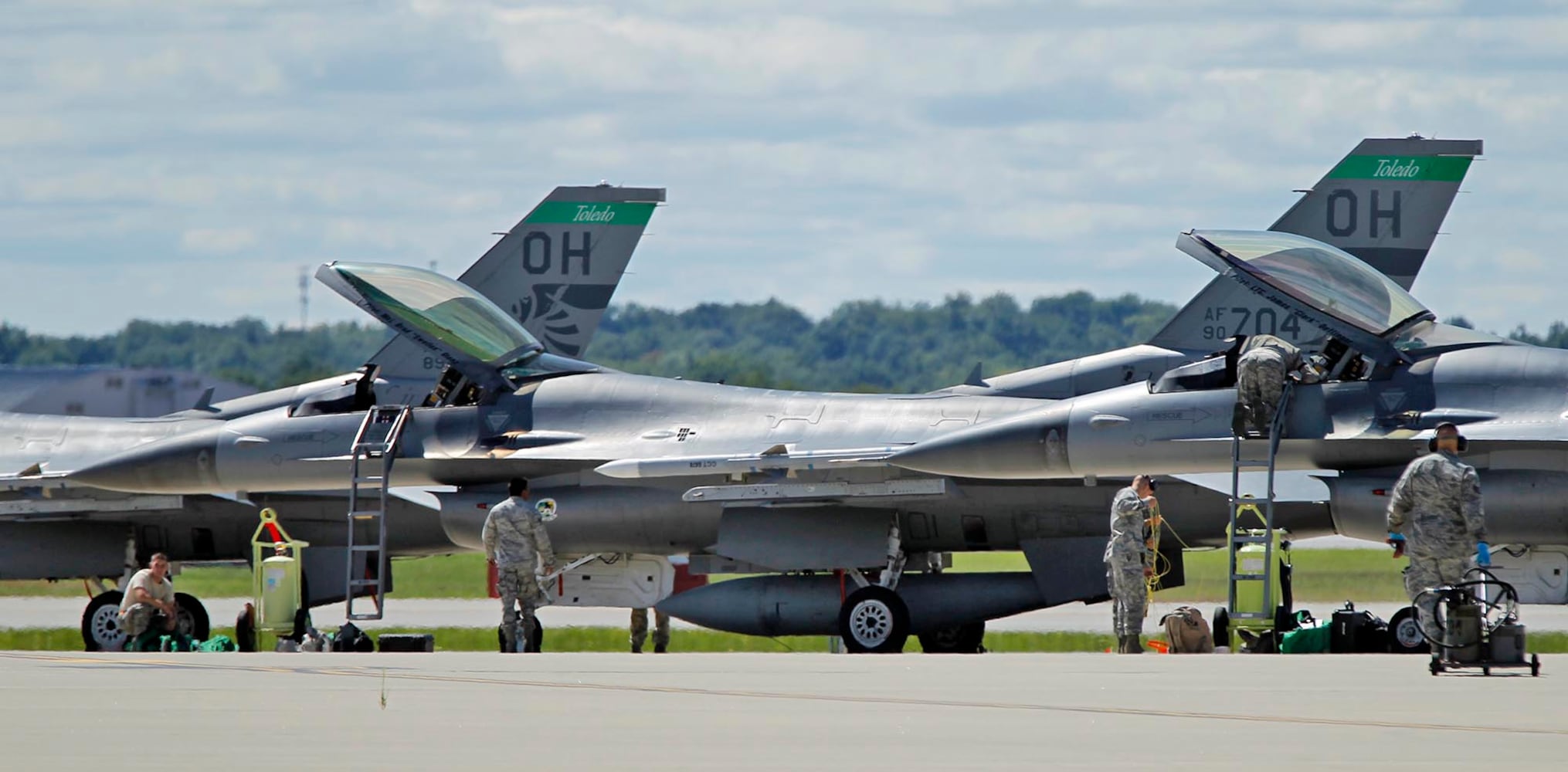 Fighter Jets Return to Wright-Patt
