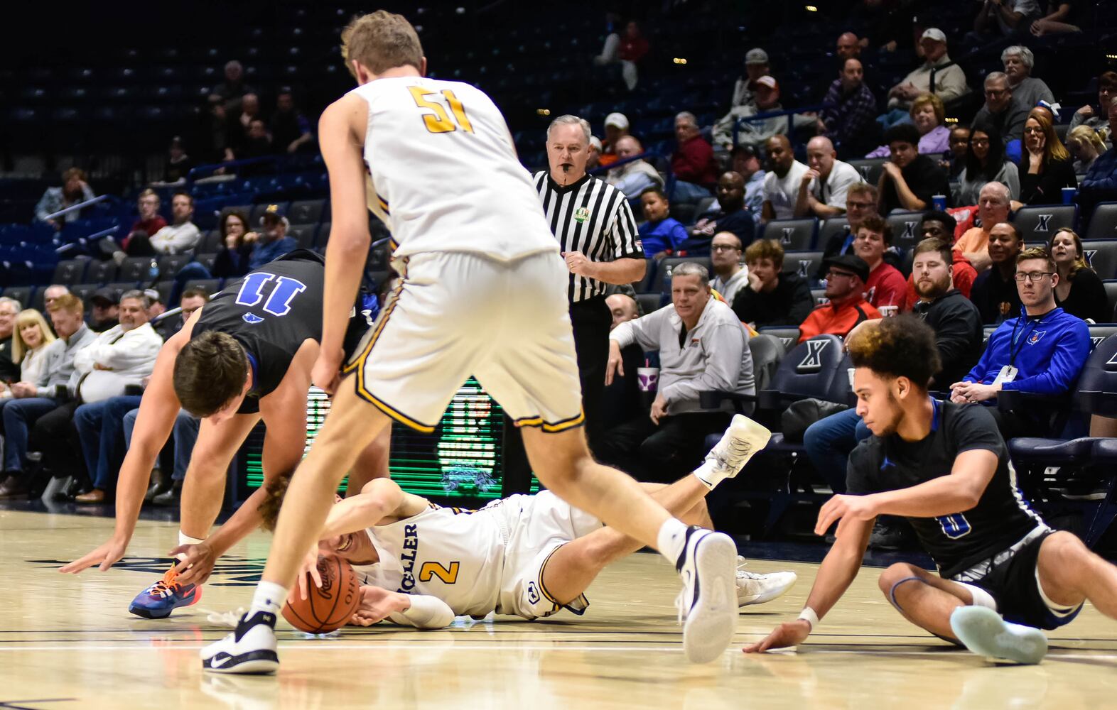 Springboro falls to Moeller in D1 basketball district final