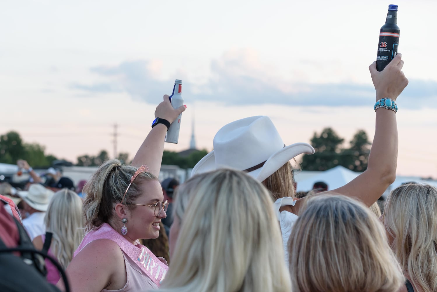 PHOTOS: Carrie Underwood & Shaboozey at the 2025 Voices of America Country Music Fest