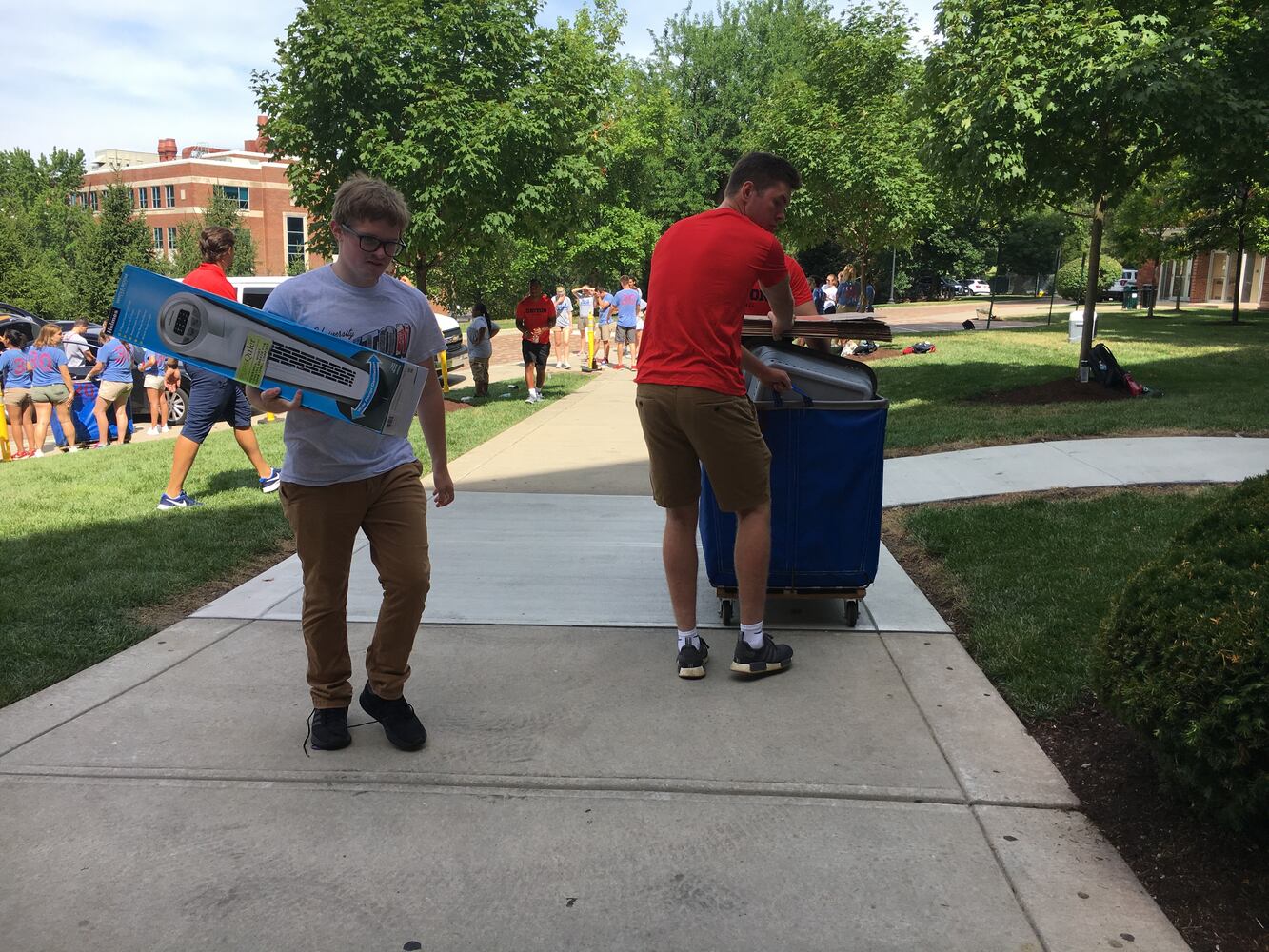 PHOTOS: More than 2K freshmen arrive at UD