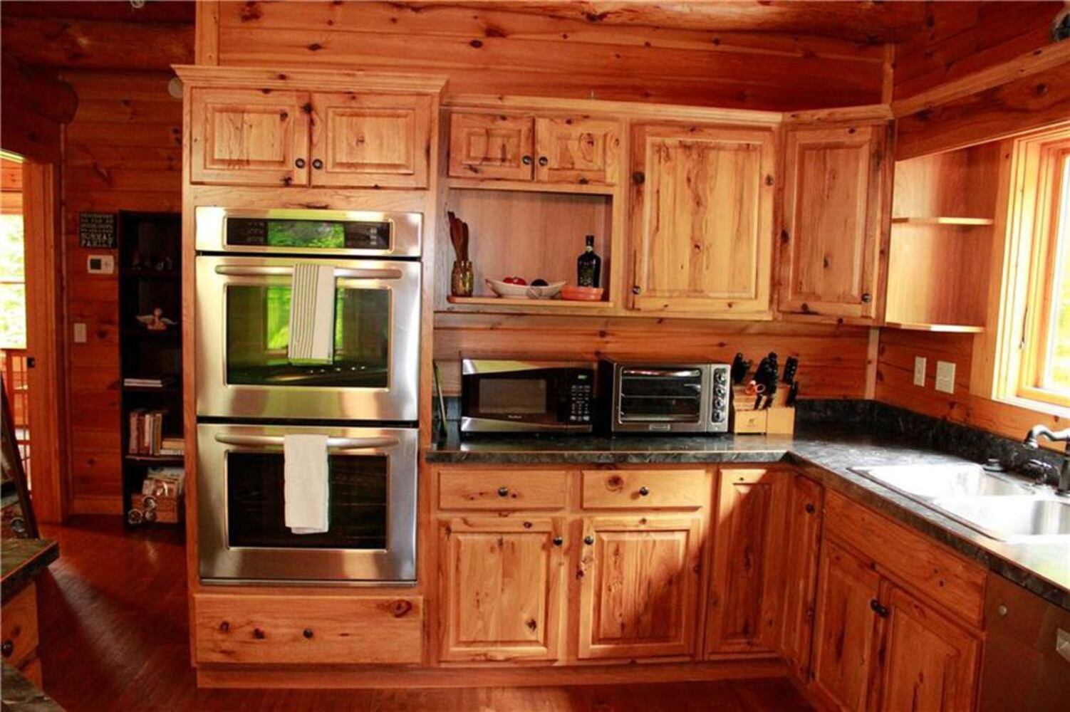 PHOTOS: Cabin home on 45.7 acres on market in Urbana
