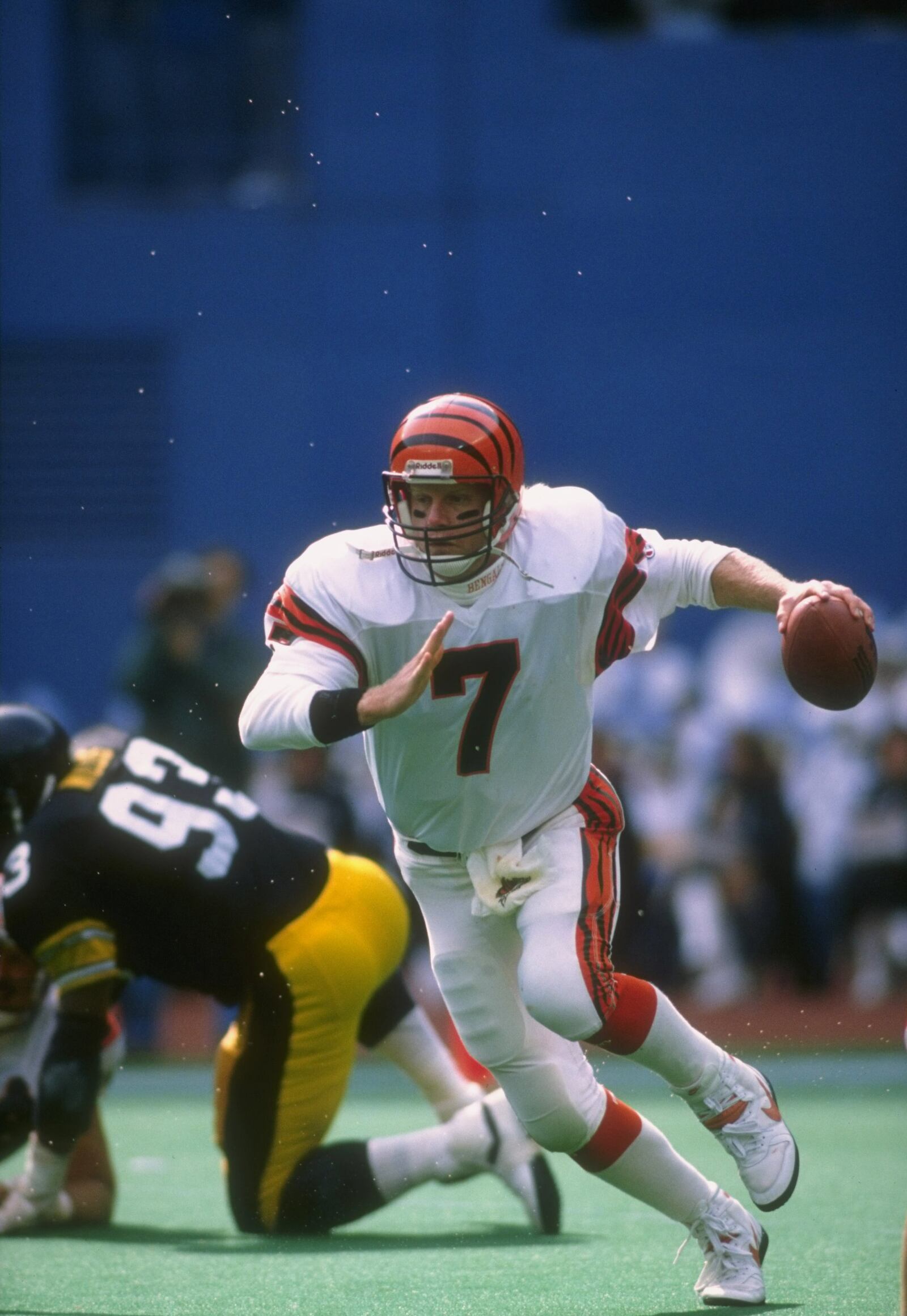 8 Oct 1989: Quarterback Boomer Esiason of the Cincinnati Bengals runs with the ball during a game against the Pittsburgh Steelers at Three Rivers Stadium in Pittsburgh, Pennsylvania. The Bengals won the game, 26-16.