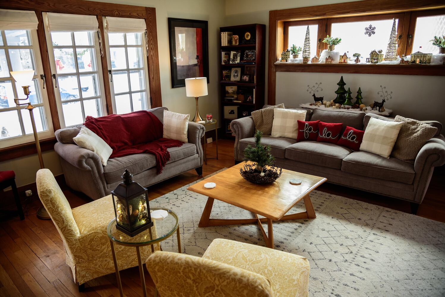 PHOTOS: Inside gorgeous Oakwood homes decorated for its very first  holiday home tour