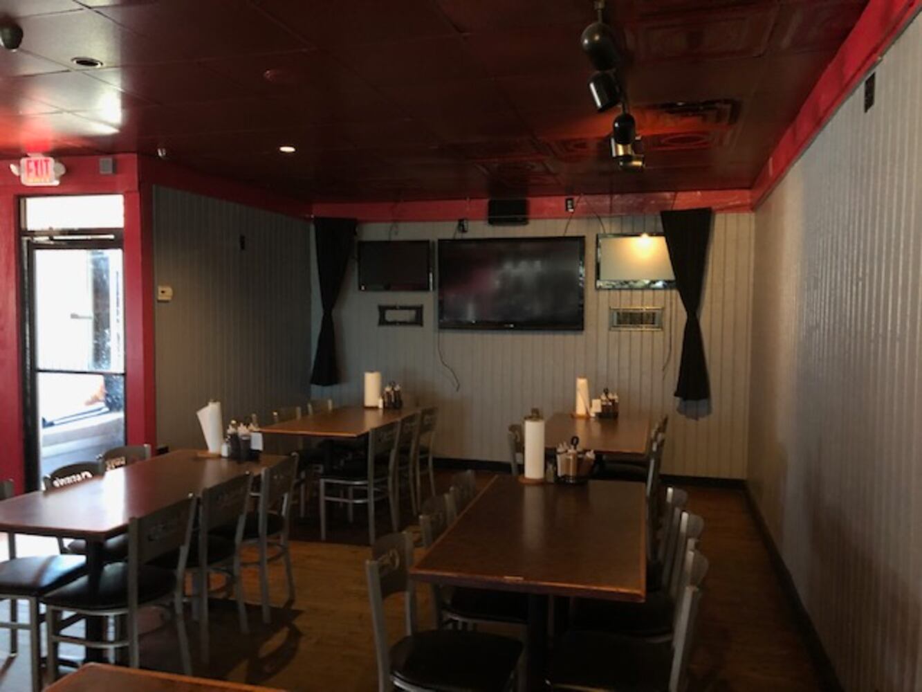 PHOTOS: Sneak peek inside the newly relocated Crossroads BBQ in former Cadillac Jack’s space