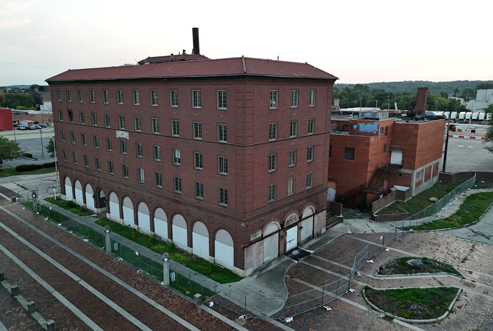 Middletown is considering a plan by CMC Properties to demolish the Manchester Inn and Sonshine building and construct a mixed=use development that would feature 100-125 apartments and 10,000 to 15,000 square feet of retail space. NICK GRAHAM/FILE