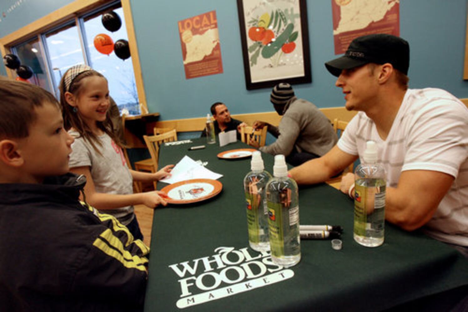 Bengals sign autographs for charity