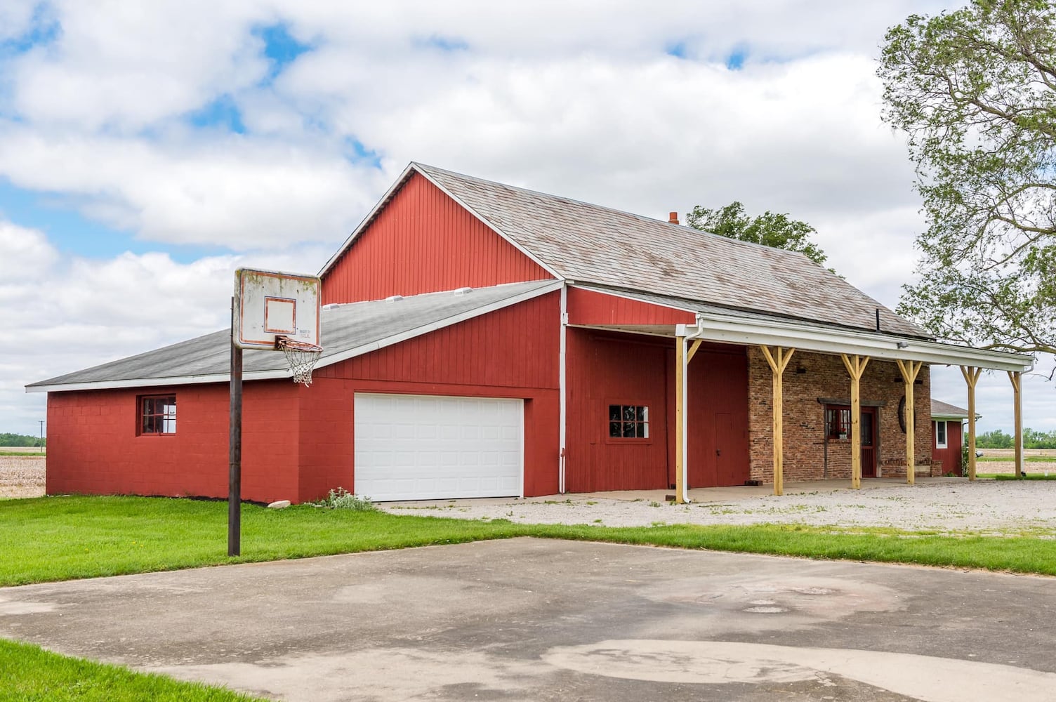 PHOTOS: Converted barn in the country is a farmhouse dream come true