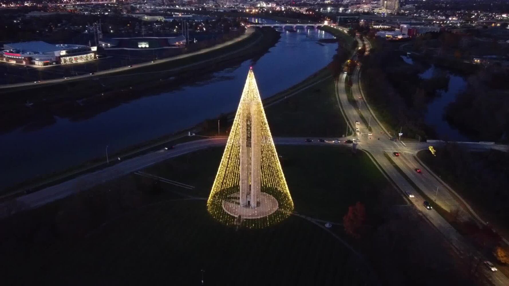 The lighting of the Carillon Tree of Light