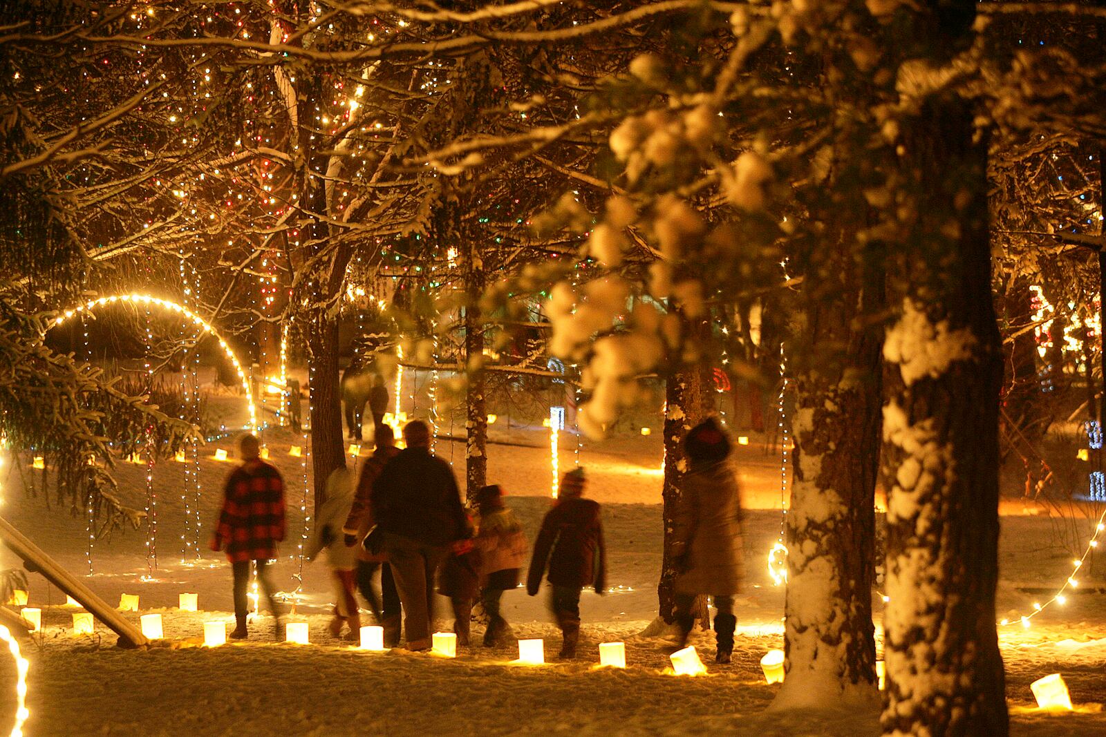 Woodland Lights opens its 25th season with a fantasyland of lights and animated holiday lighting displays along a half-mile wooded path in Countryside Park. Jim Noelker/Dayton Daily News