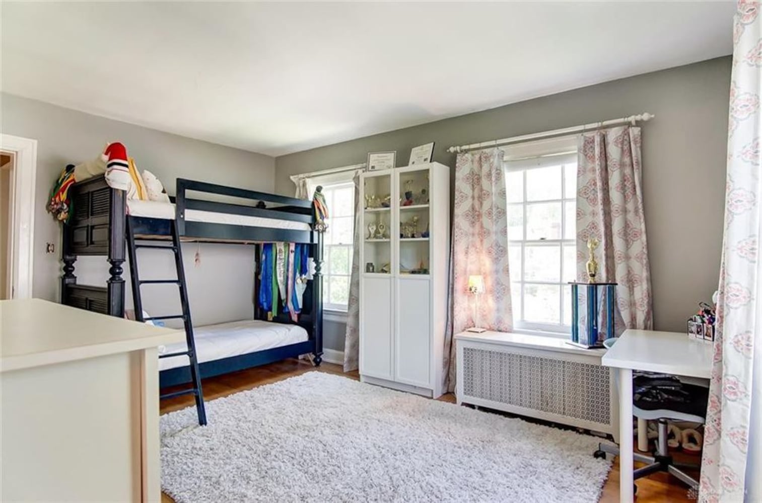 PHOTOS: Luxury Oakwood colonial home on market