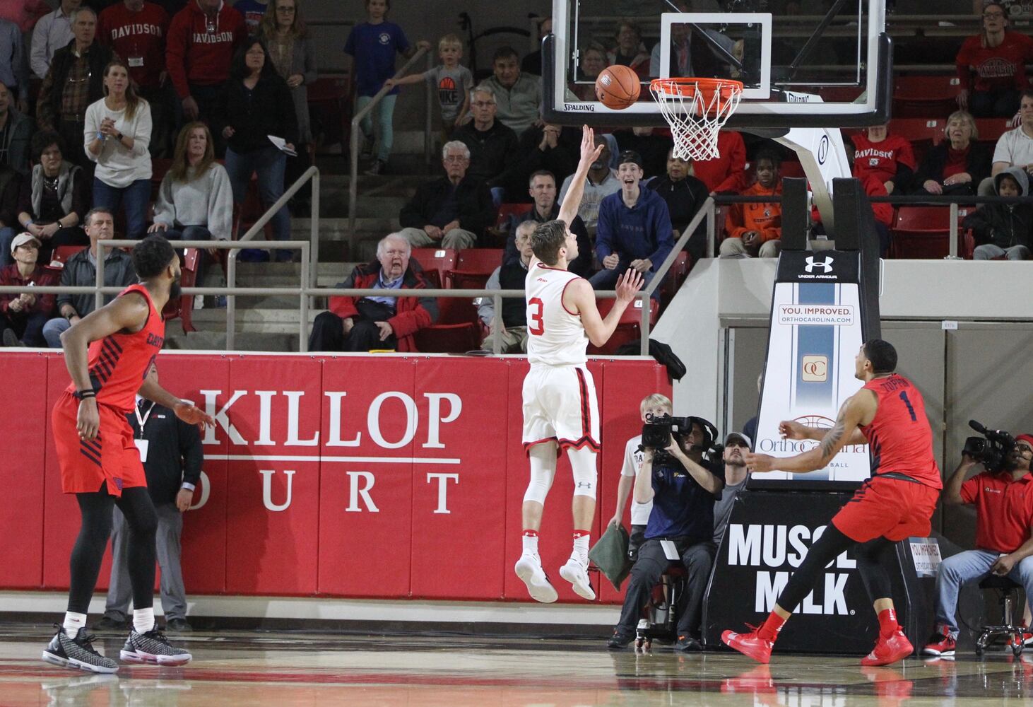 Twenty photos: Dayton Flyers vs. Davidson Wildcats