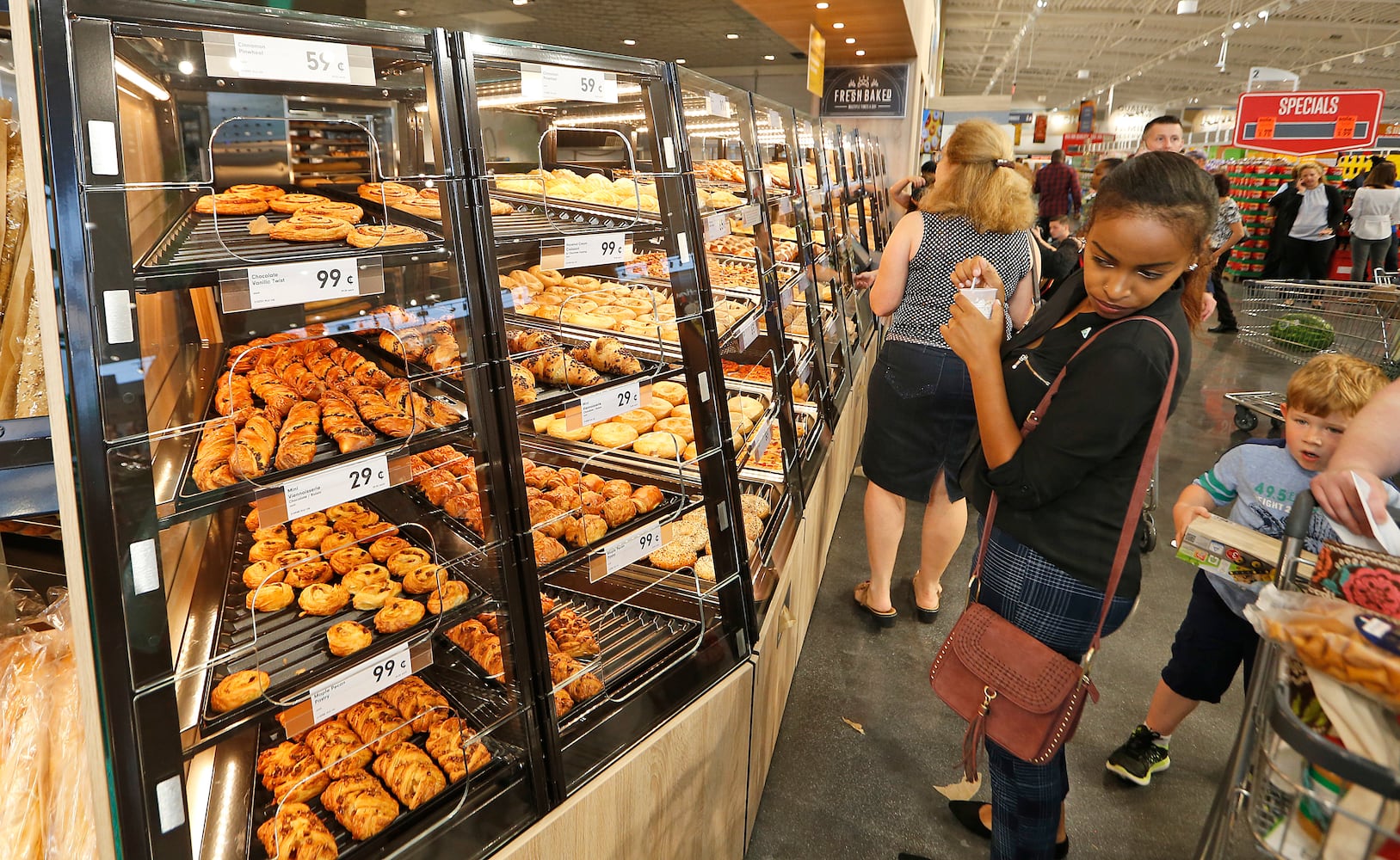 Lidl grocery store chains opens U.S. locations
