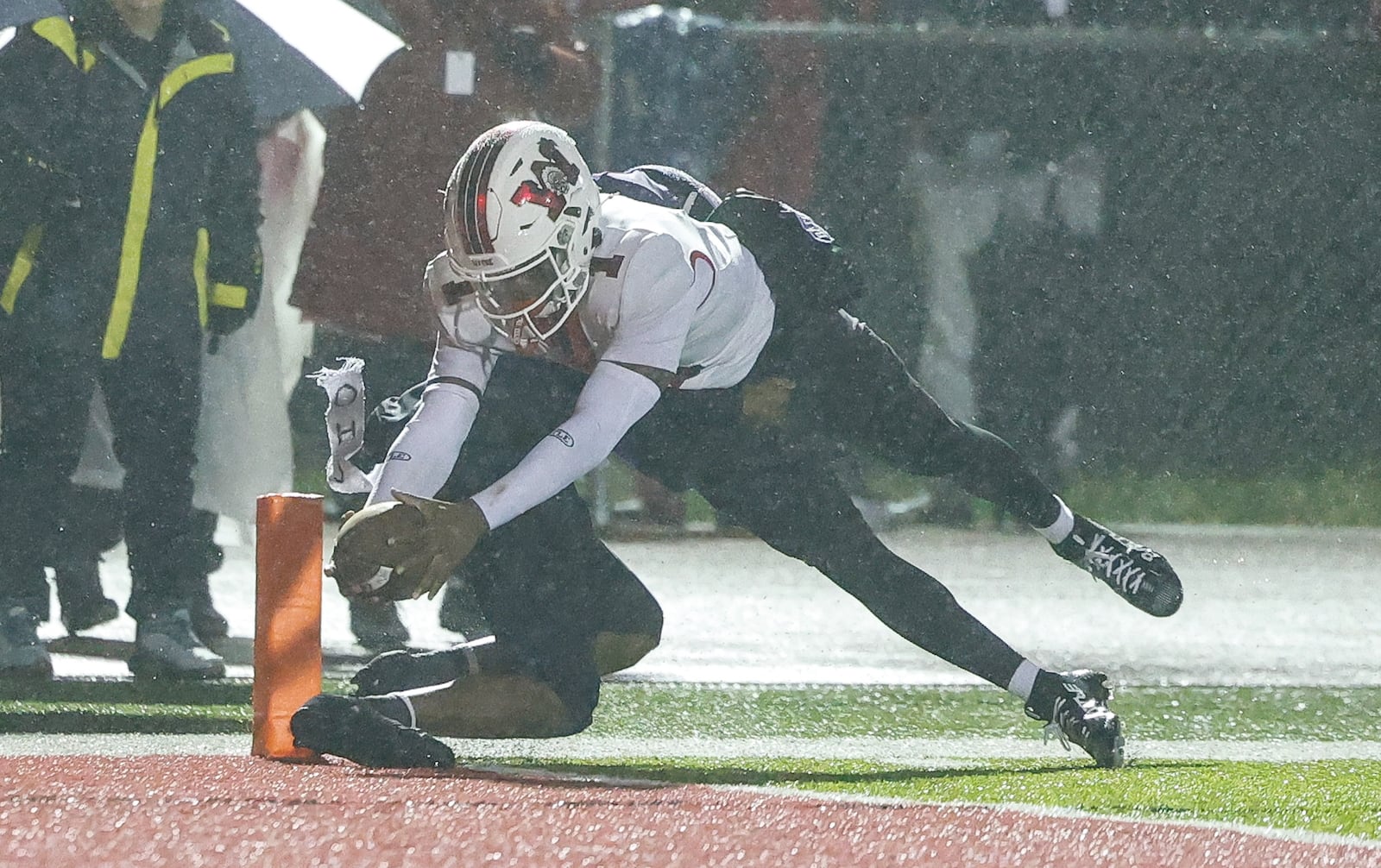 Wayne's Jamier Averett-Brown dives for a touchdown during their Division I Regional football final against Middletown Friday, Nov. 21, 2025 at Trotwood Madison High School. Middletown won 21-14 to advance. NICK GRAHAM/STAFF
