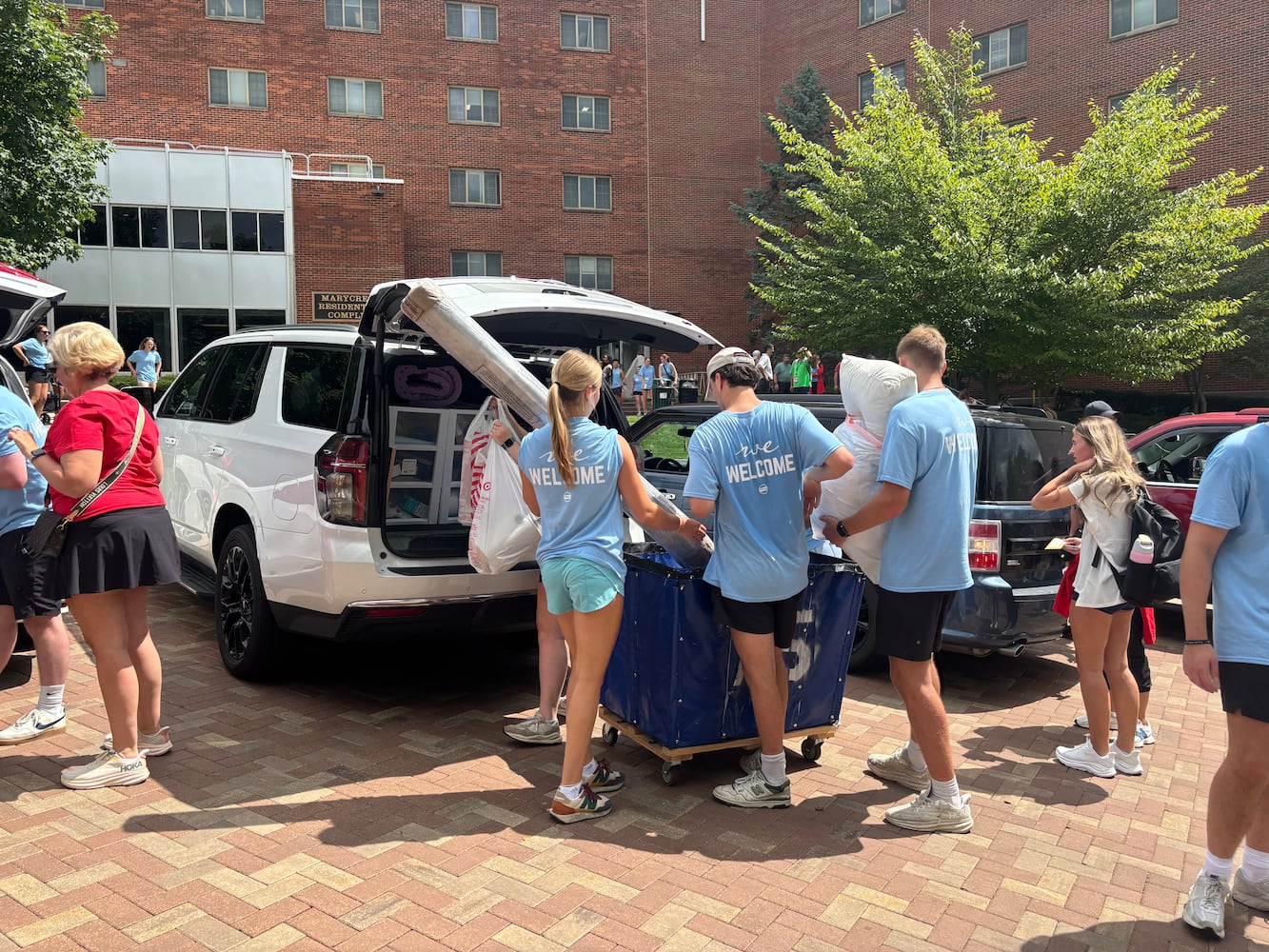 UD freshmen move in