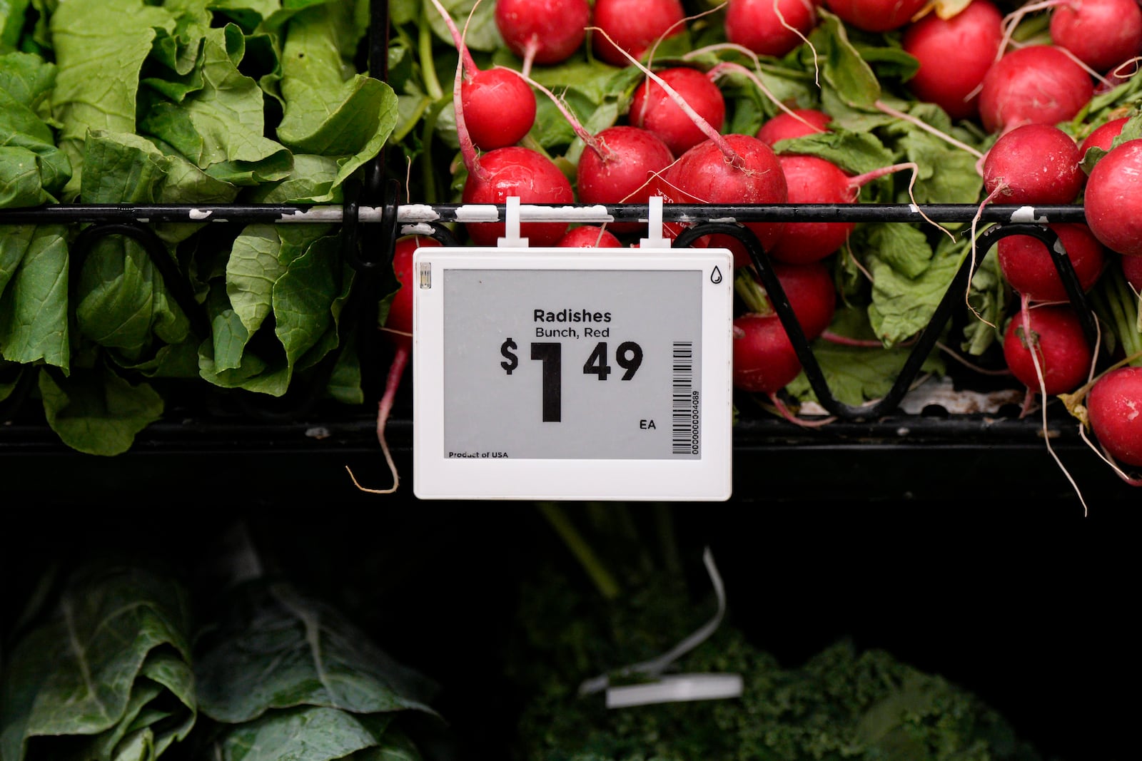 Electronic grocery labels are displayed at a Kroger grocery store, in Monroe, Ohio, Nov. 13, 2024. (AP Photo/Jeff Dean)