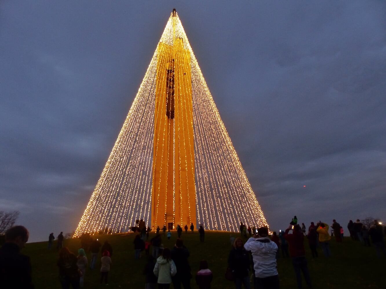 PHOTOS: Carillon Tree of Light 2016