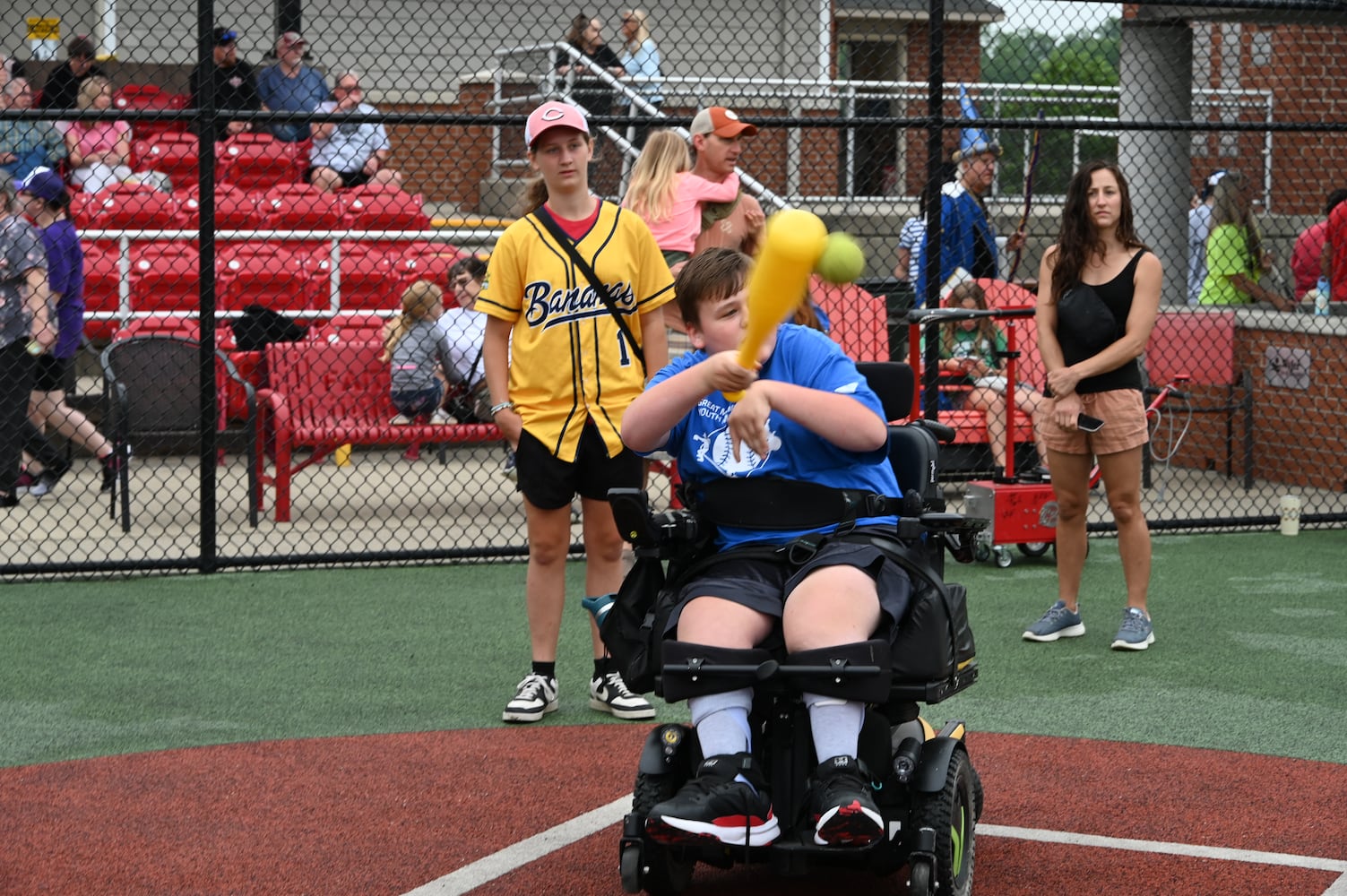 Savannah Bananas make a surprise visit to Nuxhall Miracle League in Fairfield