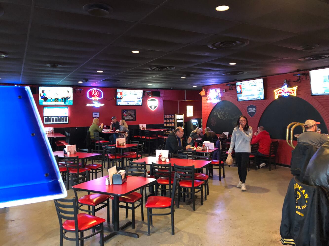 INSIDE LOOK: New ‘Double Deuce’ tavern & pizzeria in Huber Heights