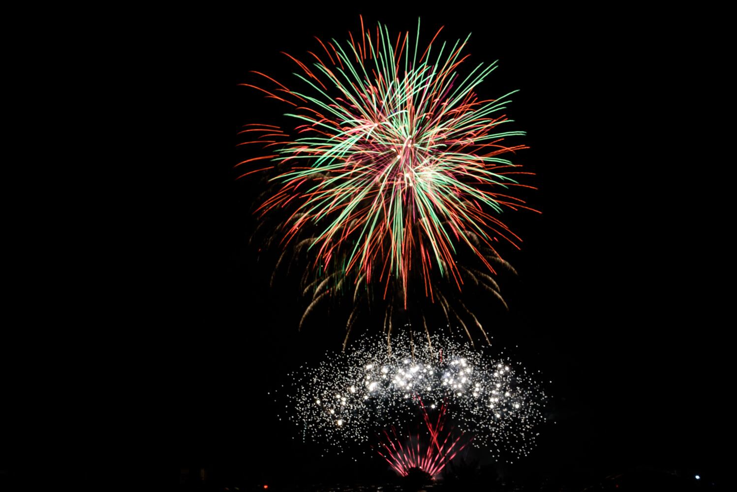 PHOTOS: Gorgeous fireworks light up the sky in Beavercreek