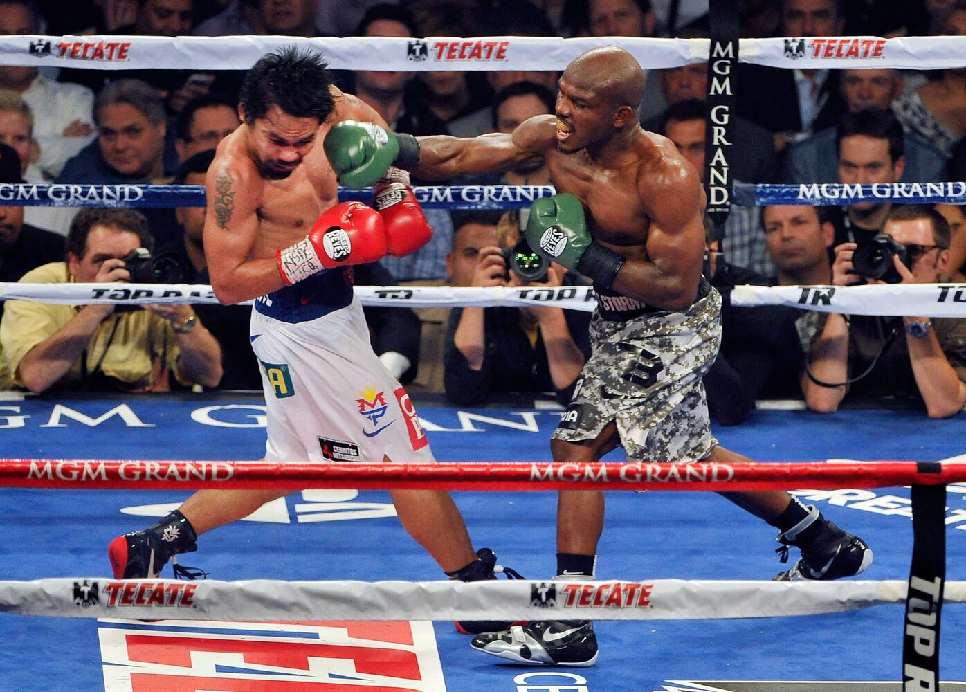 Fight for WBO welterweight title