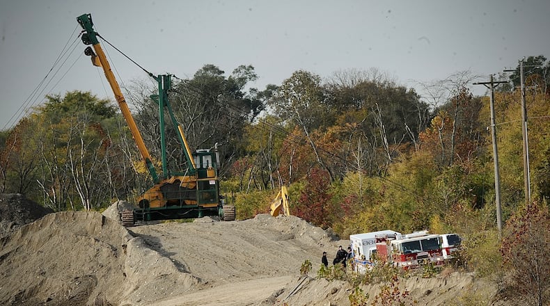 The search resumed Friday, Oct. 21, 2022, for a glider that reportedly crashed in the water at a Carlisle quarry Thursday evening. MARSHALL GORBY / STAFF