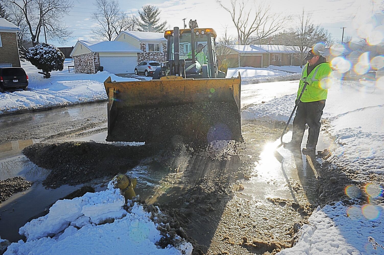Hydrant damaged in Vandalia crash