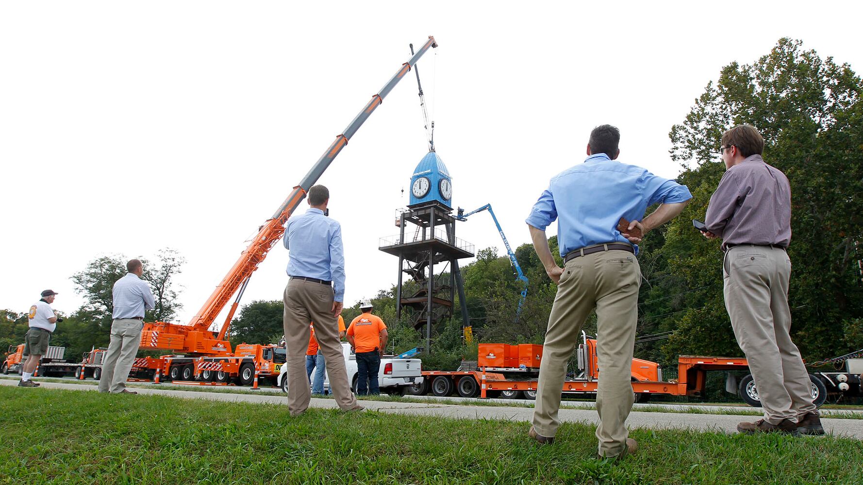 Iconic Dayton clock visible from I-75 again