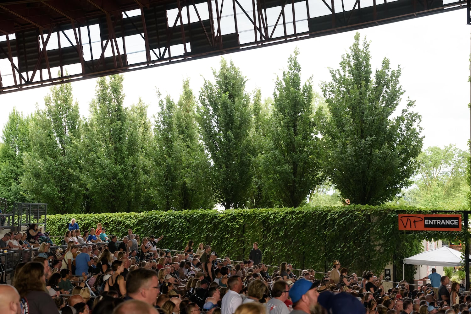 PHOTOS: Blues Traveler, Gin Blossoms & Spin Doctors perform at Rose Music Center