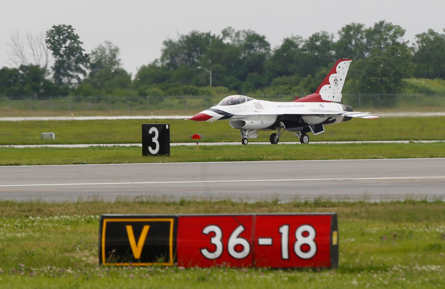 PHOTOS: Thunderbirds land in Dayton | ‘It’s definitely an exciting show for us’