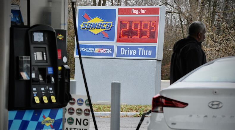 Gas prices are below $3 a gallon Monday, Nov. 28, 2022, at several gas stations in Fairborn, including this Sunoco on Kauffman Avenue. MARSHALL GORBY\STAFF