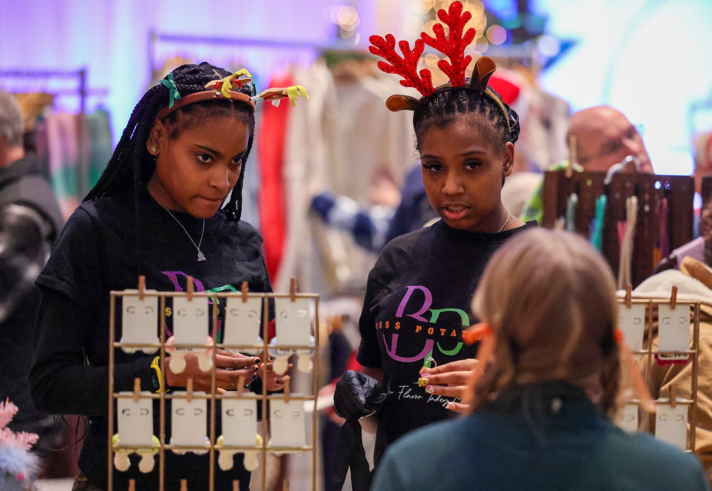 DDN 121125 Holly Days Dayton Arcade