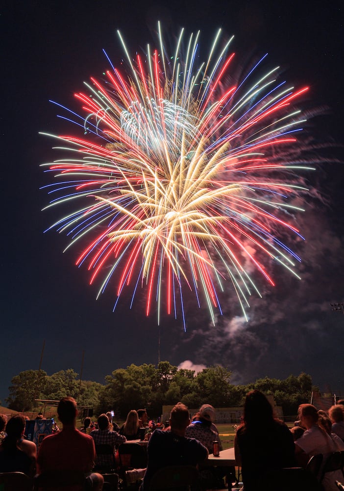 070325 DDN Americana Festival Fireworks Centerville