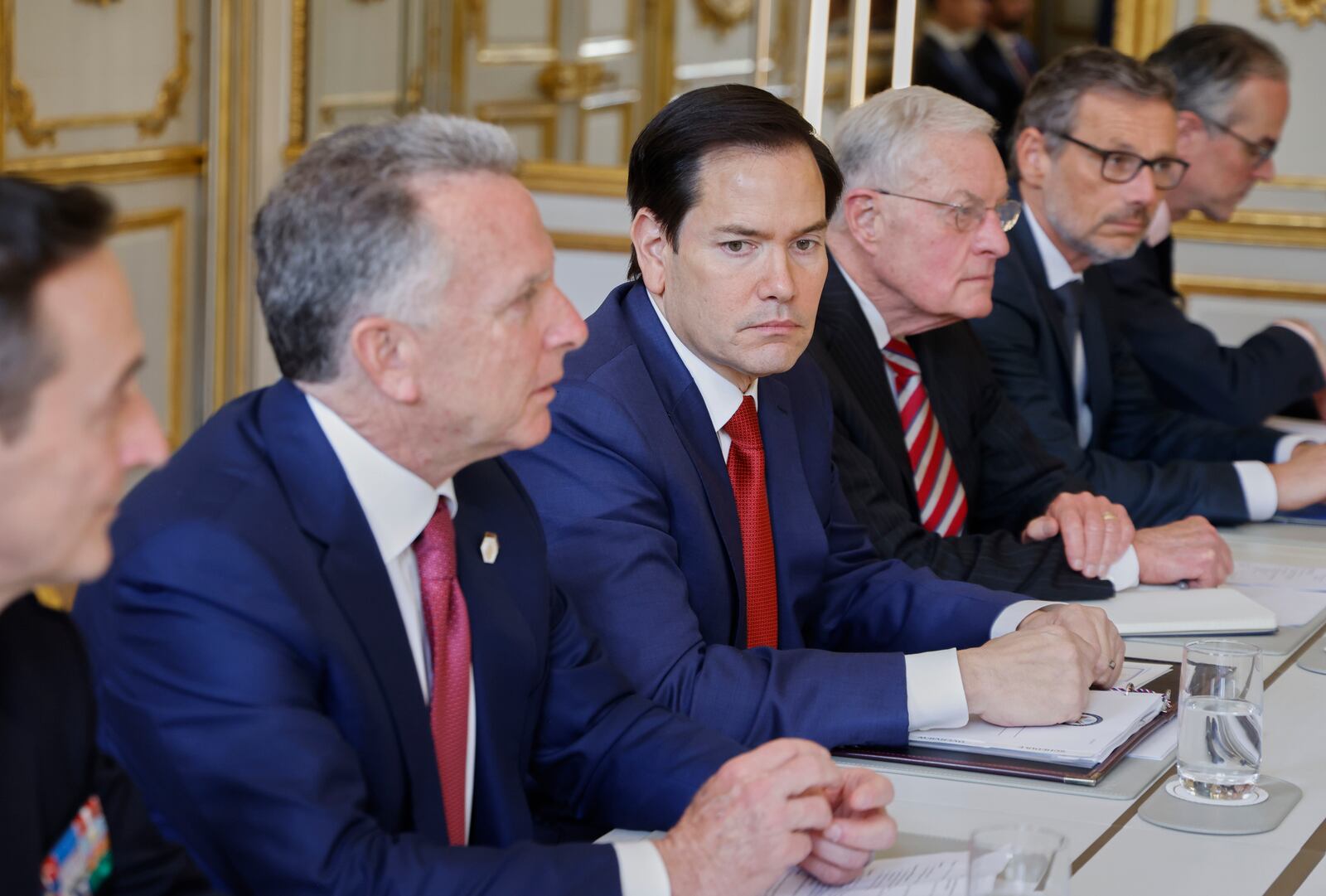 U.S. Special Envoy Steve Witkoff, centre left, and U.S. Secretary of State Marco Rubio, centre, meet the Ukrainien, German, British and French delegation at the Elysee Palace in Paris, Thursday, April 17, 2025. (Ludovic Marin, Pool Photo via AP)