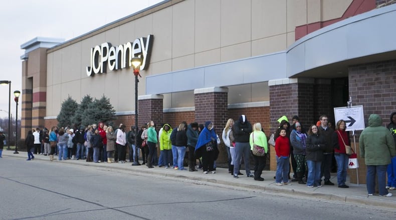 Shoppers crowded local retailers on Thanksgiving and Black Friday. KARA DRISCOLL/STAFF