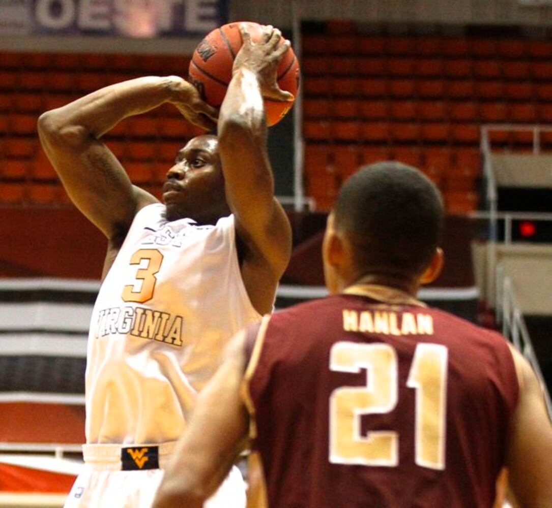 Juwan Staten in action with West Virginia