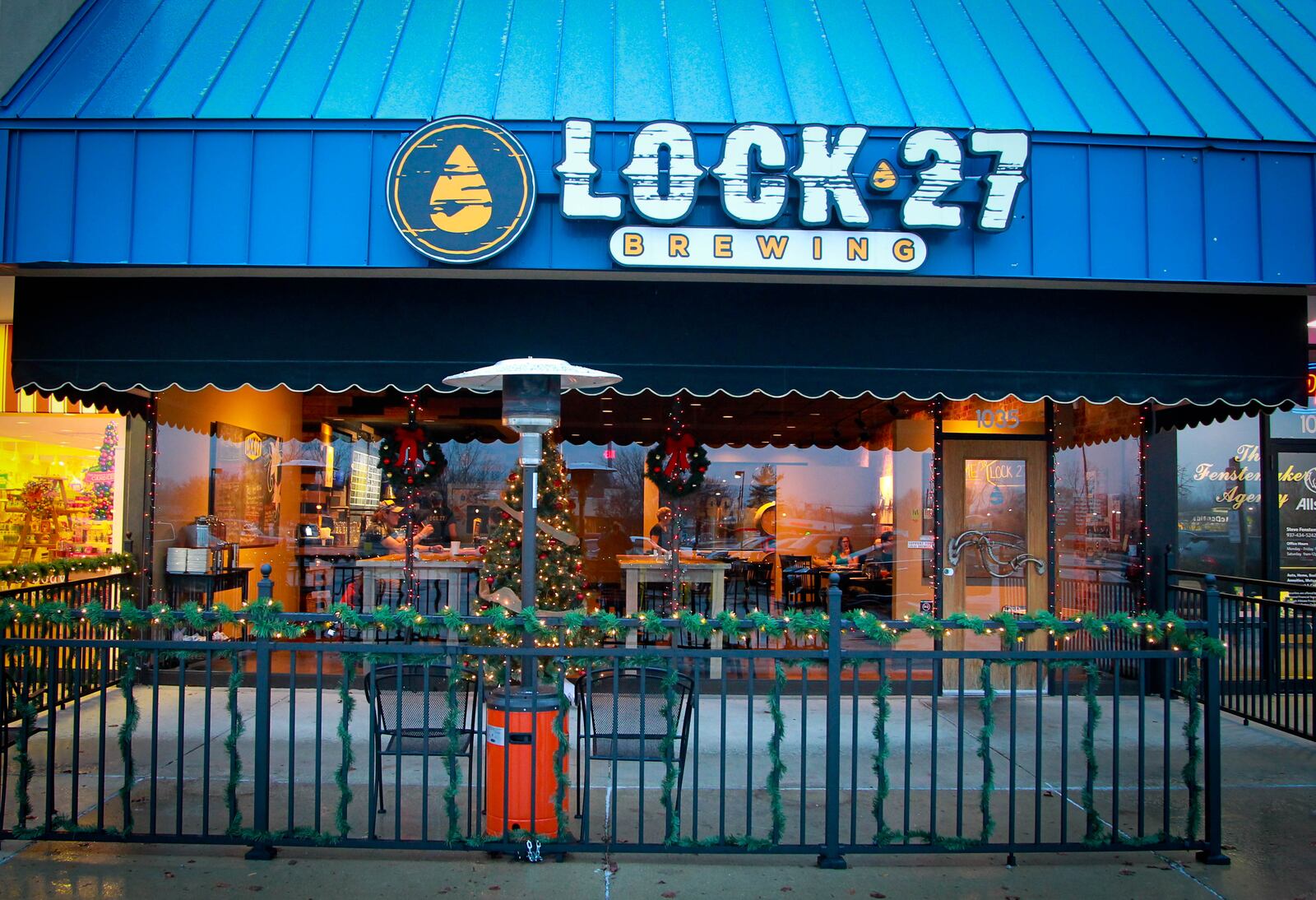Exterior of Lock 27 Brewing 035 S. Main St. Centerville, OH 45459 937-433-2739 Taproom: Mon-Tues 11:30am-10pm, Wed-Thurs 11:30-11pm, Fri 11:30-12pm, Sat noon-12, Sun noon-9pm Restaurant: M-Thurs 11:30-10pm, Fri 11:30-11pm, Sat noon-11pm, Sun noon-9pm www.Lock27Brewing.com @Lock27Brewing JIM WITMER / STAFF