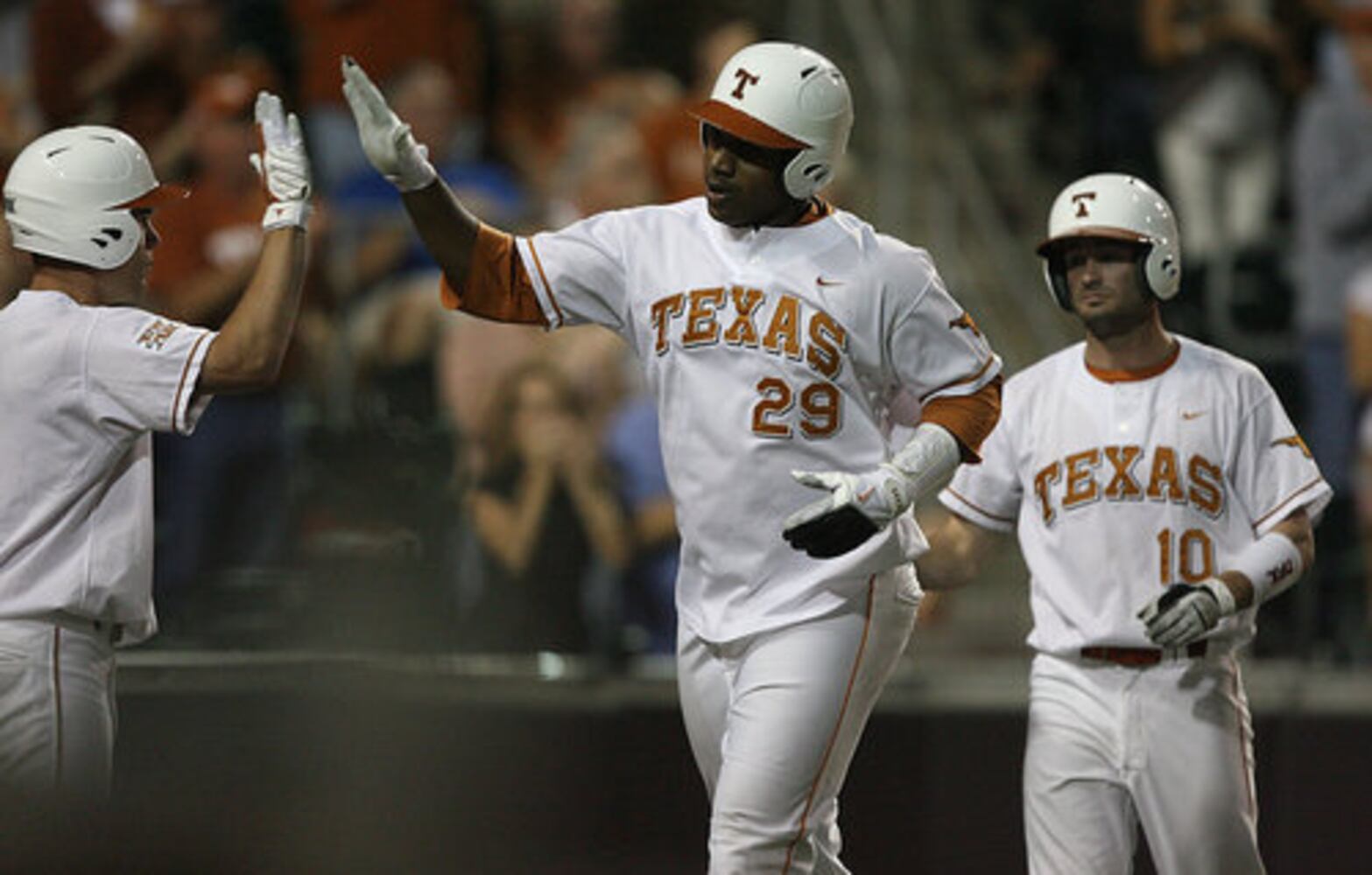 Texas 2, Baylor 1