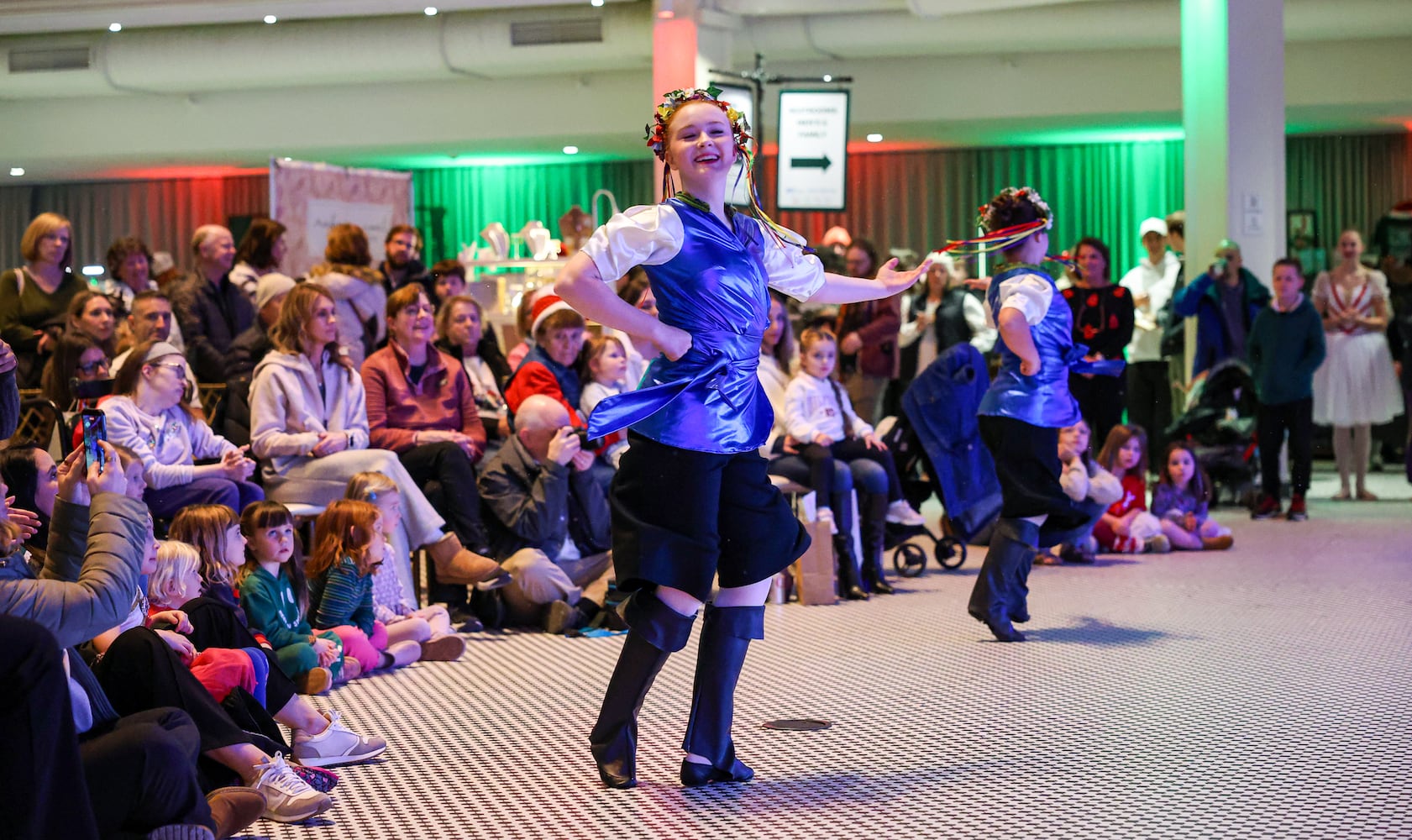 DDN 121125 Holly Days Dayton Arcade