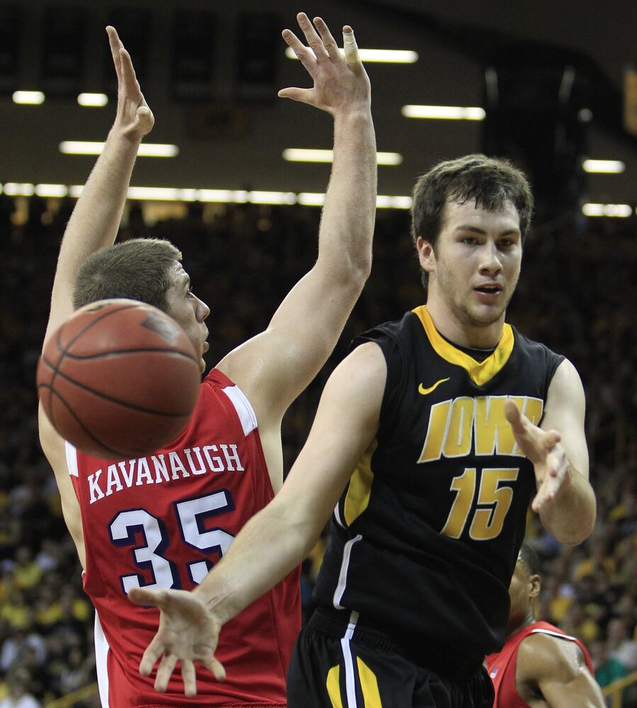 Flyers struggle with Hawkeyes, electric Iowa crowd in NIT loss
