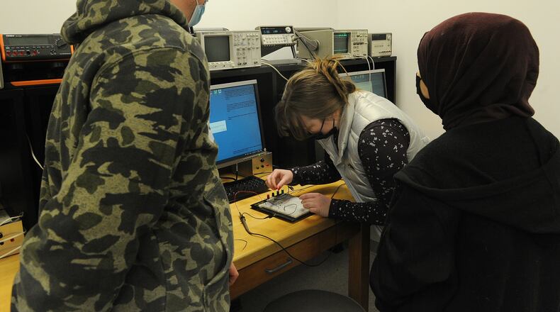 Wright State University students working in the Computer Engineering lab Friday Jan. 28, 2022. MARSHALL GORBY\STAFF