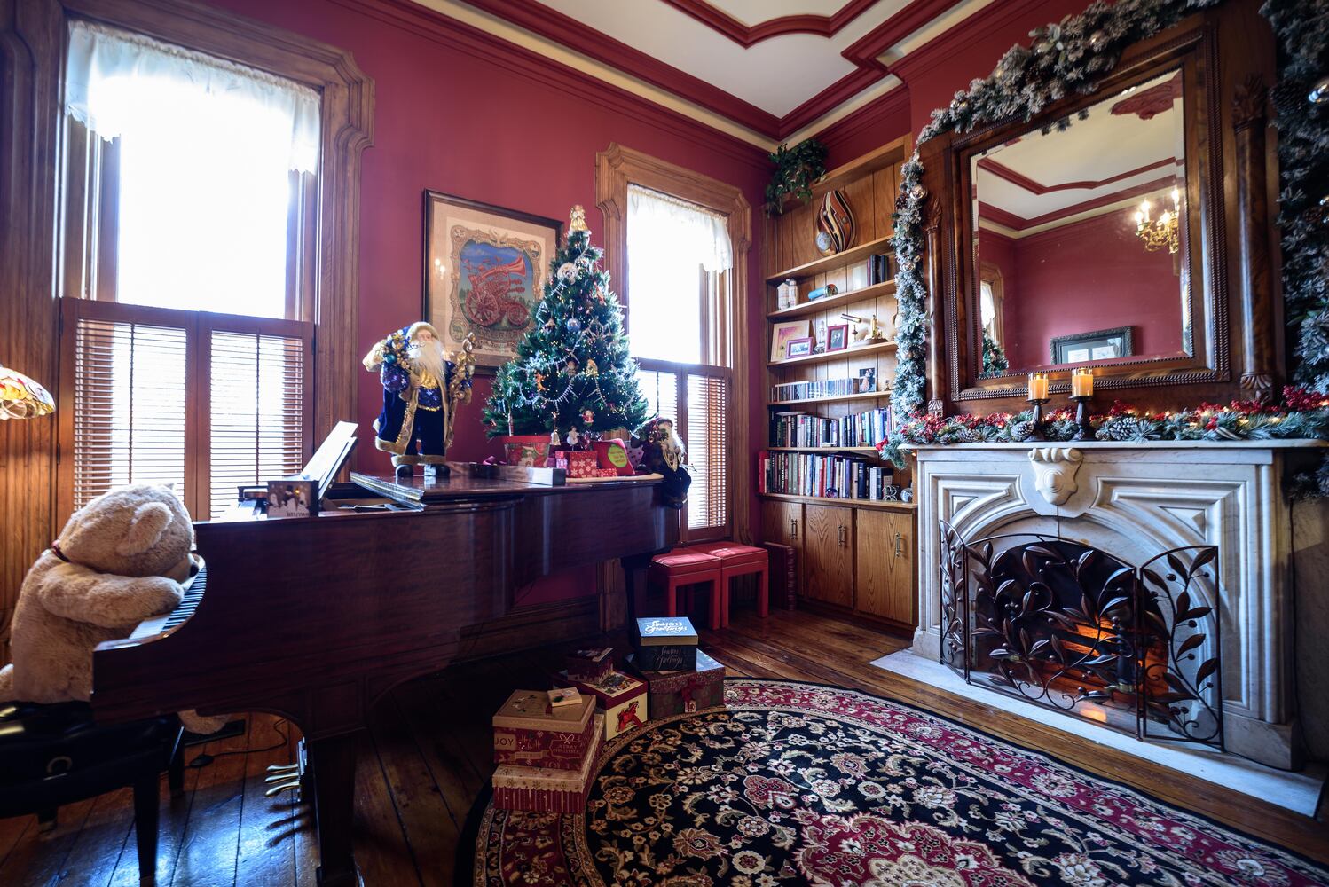 PHOTOS: The Oregon Historic District’s Virtual Grand Holiday Tour of Homes