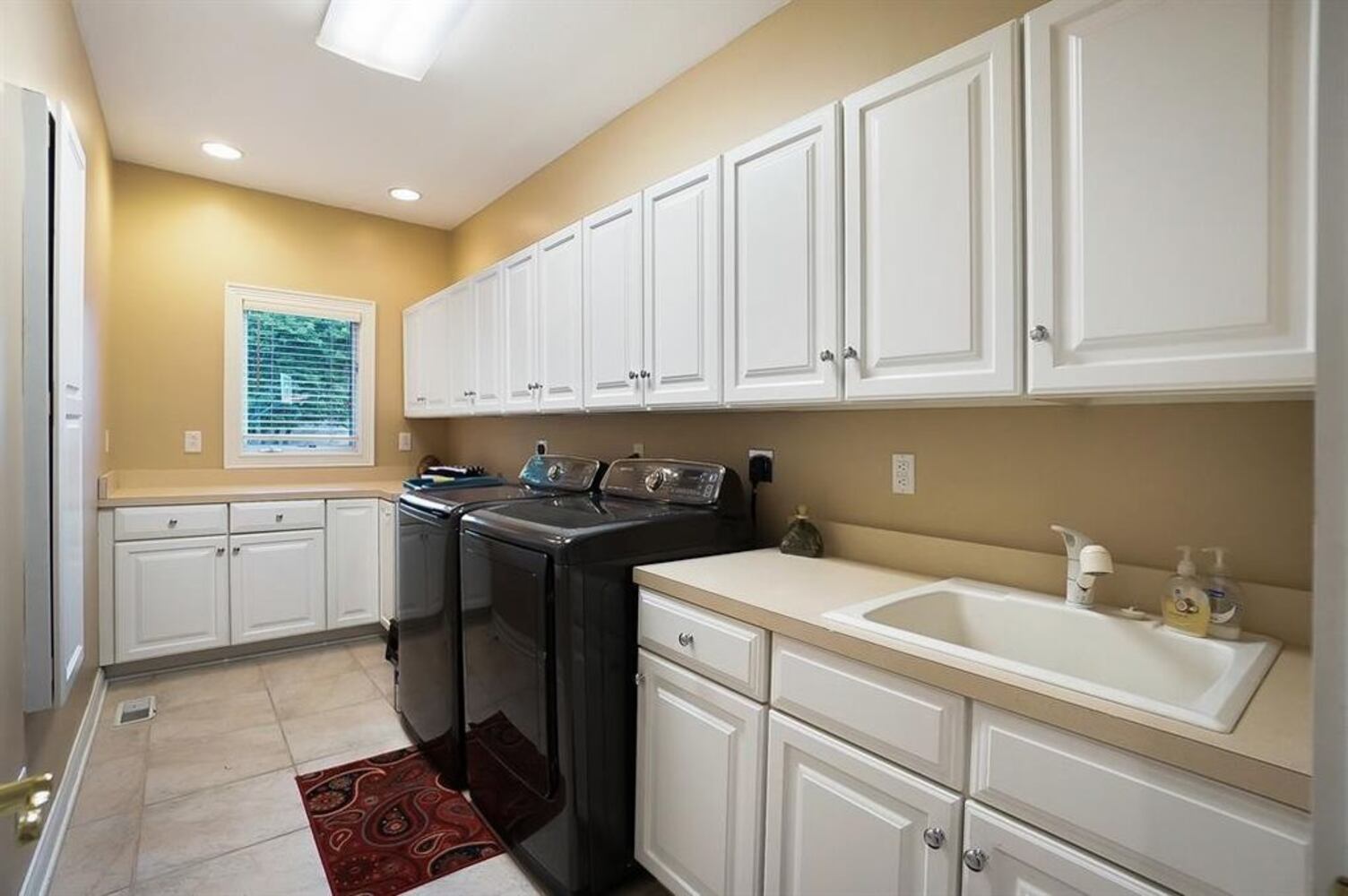 Photos: $1M luxury home listed has waterfall, swimming pool and kitchen to die for